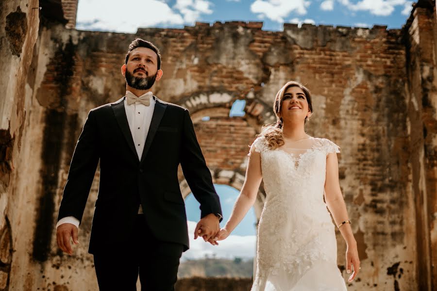 Fotógrafo de casamento Napoleón Pérez (ndweddingsv). Foto de 4 de dezembro 2021