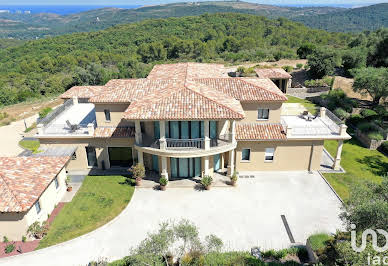 House with pool and terrace 2