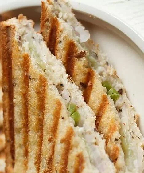 Veg Grilled Sandwich [2 Pieces]