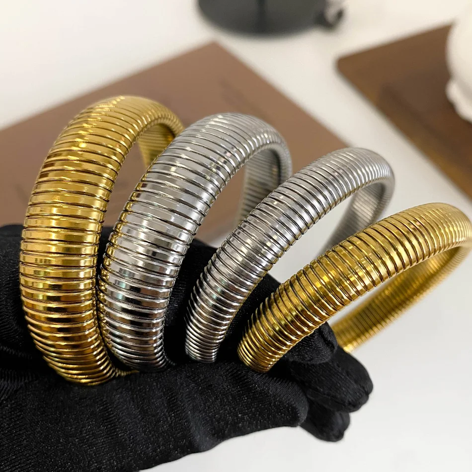 Damesmode stretch titanium stalen slangbot armband, flexibel en comfortabel, stijlvol en duurzaam, perfect voor een trendy look.