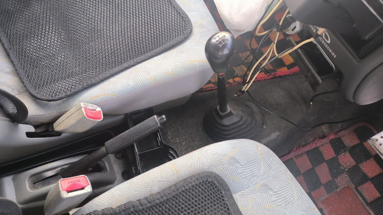 ミニカの三菱・ミニカ・H42V・ゴミニカ共和国・シフトノブ交換に関するカスタム事例の投稿画像1枚目
