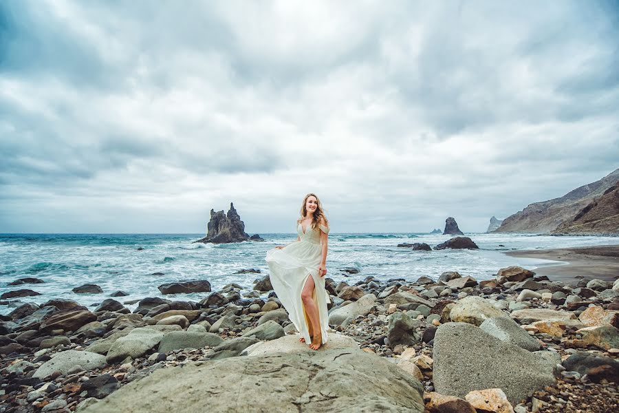 Fotografo di matrimoni Lyudmila Bordonos (tenerifefoto). Foto del 9 ottobre 2016