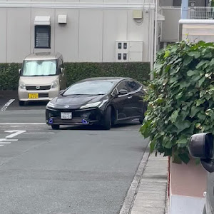 プリウス MXWH60