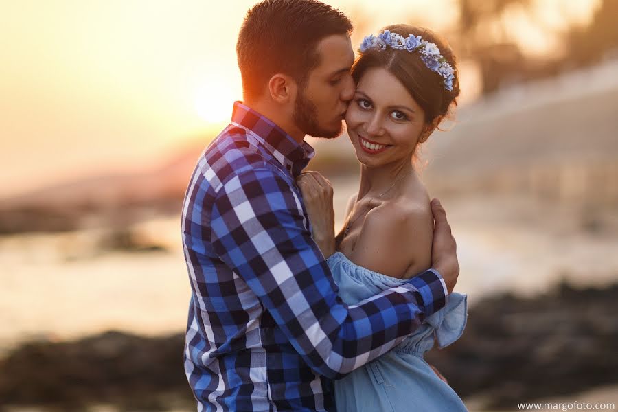 Fotógrafo de casamento Marina Khonyak (marinahonyak). Foto de 26 de março 2016