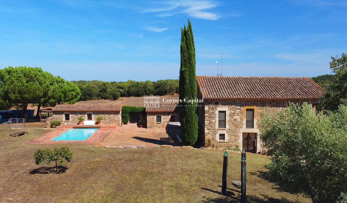 Maison avec piscine et terrasse La Bisbal d'Empordà