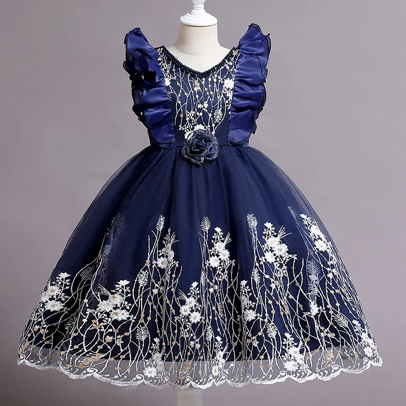 Robe de princesse brodée de petites fleurs pour filles. Élégante, confortable et idéale pour les fêtes et les occasions spéciales.