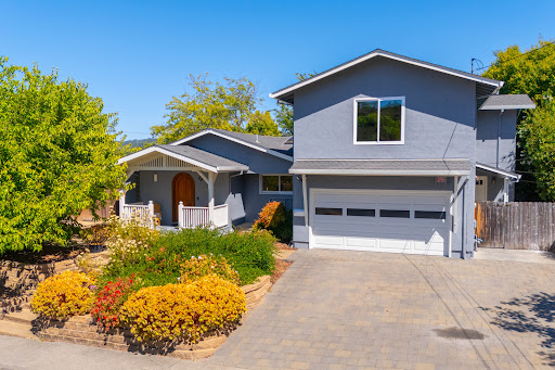 House with garden 1