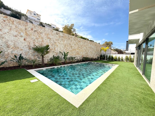 Maison avec piscine et terrasse 5