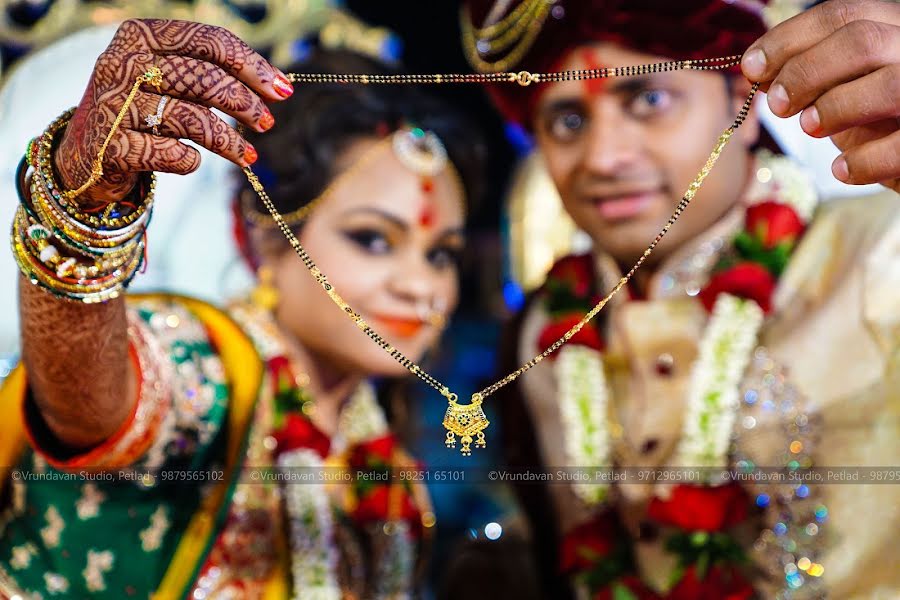 Fotógrafo de casamento Niket Trviedi (vrundavanstudio). Foto de 9 de dezembro 2020