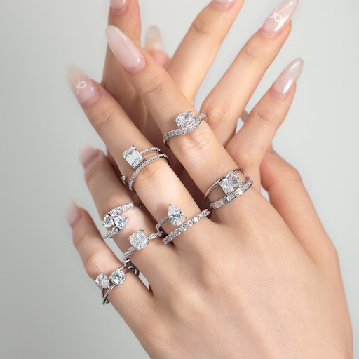Title 3, Silver S925 V Line Ring featuring White Zirconi...