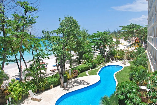 Appartement avec terrasse et piscine 5