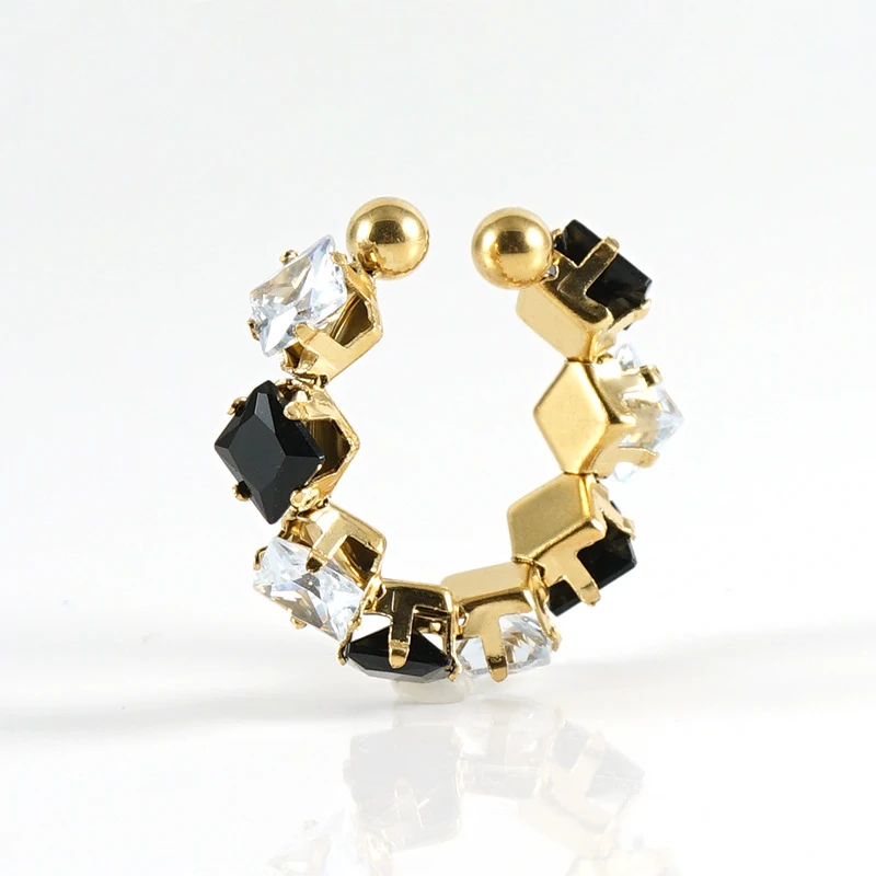 Anel de aço inoxidável com diamantes, design especial feminino, perfeito para mulheres que buscam elegância e sofisticação.