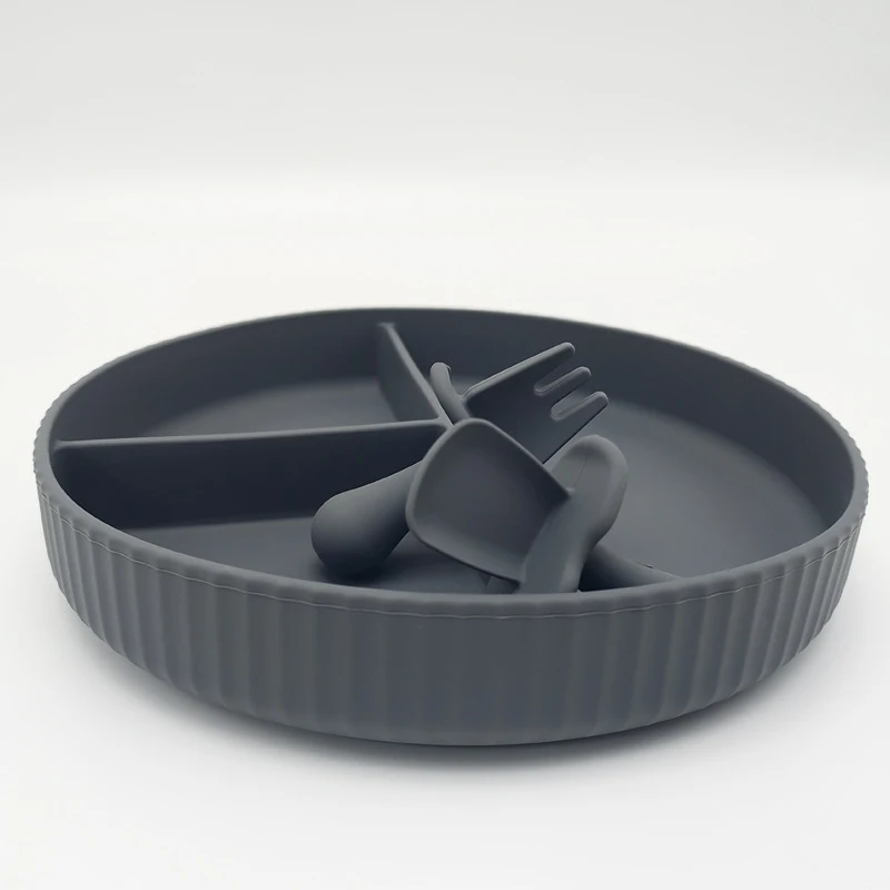 Conjunto de Pratos Infantis Completo para Refeições Sem Complicações. Tudo em um, seguro, fácil de limpar e incentiva a autonomia na alimentação.