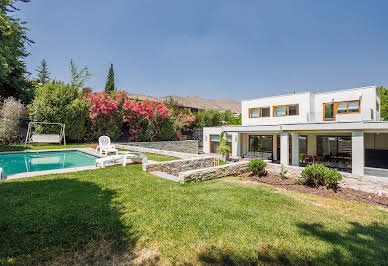 Maison avec jardin et terrasse 4