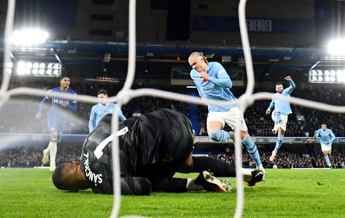 Chelsea 4-4 Man City: Blues hold table-toppers to scintillating draw in crazy  game