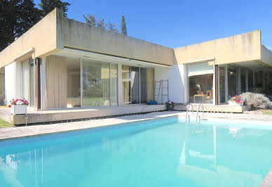 Villa with pool 2