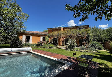 Villa avec piscine et terrasse 8