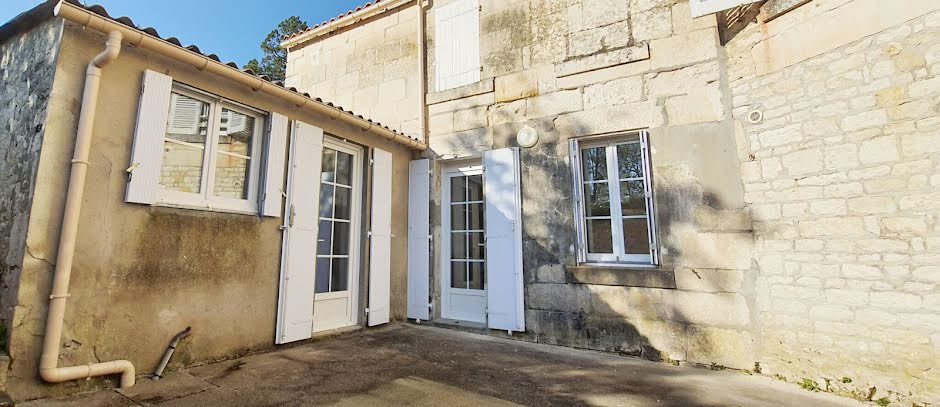 Vente maison  205 m² à Fontenay-le-Comte (85200), NaN €