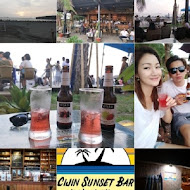 Cijin Sunset Bar 旗津沙灘吧