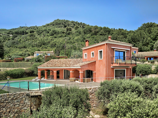 House with pool and terrace 1