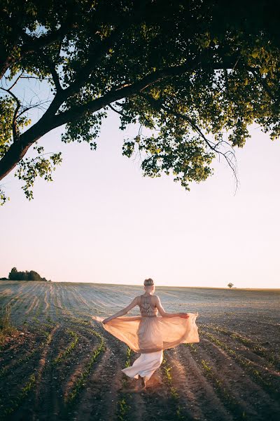 Fotógrafo de casamento Maksim Maksimenko (2maxfoto). Foto de 12 de setembro 2018