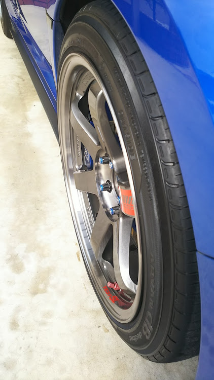 インプレッサ WRX STIのホイール交換・洗車・TE37SLに関するカスタム事例の投稿画像4枚目