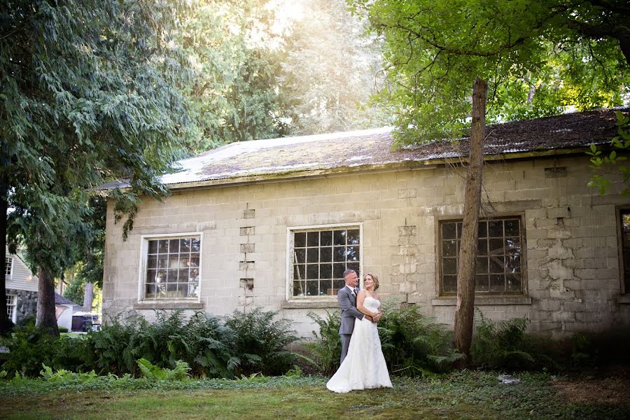 Fotografo di matrimoni Laura Froese (paraphrasephoto). Foto del 23 maggio 2019