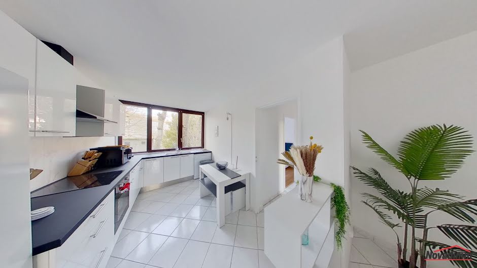 Location meublée appartement 5 pièces 80 m² à Nancy (54000), 1 640 €