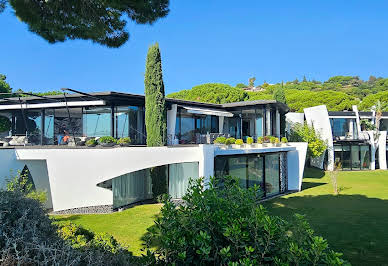 Maison avec jardin et terrasse 1