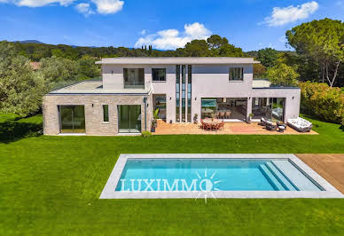 Villa avec piscine et terrasse 12