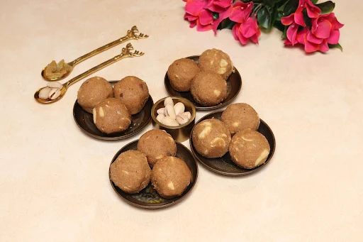 Dry Fruit Aata Ladoo