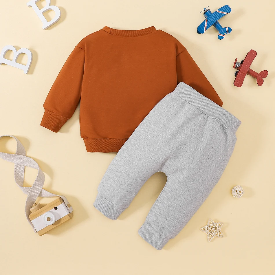 Ensemble deux pièces pour enfants, pull à manches longues imprimé et couleur unie, idéal pour le confort et un look tendance au quotidien.