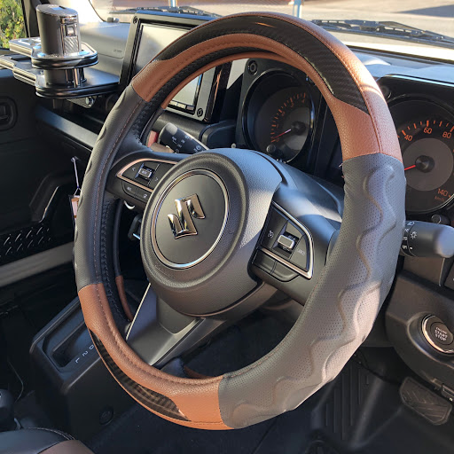 ジムニー Jb64wのシートカバー ハンドルカバーに関するカスタム メンテナンスの投稿画像 車のカスタム情報はcartune