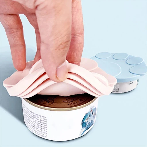 3 In 1 Reusable Silicone Dog Cat Canned Lid Portable Food Sealer Spoon Pet Food Cover Fresh Tin Cover Cans Cap Pet Acces