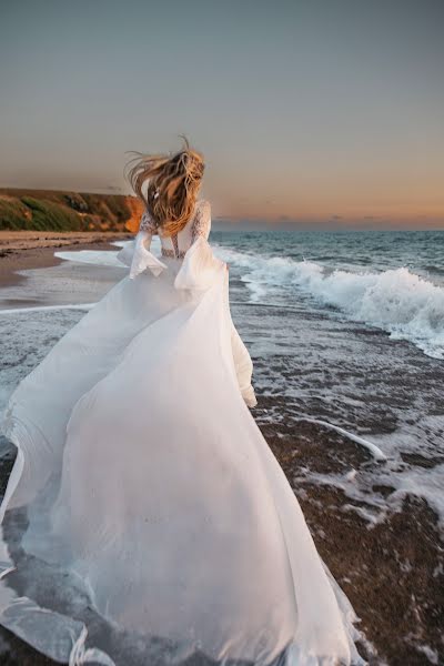 Wedding photographer Evgeniya Rossinskaya (evgeniyaross). Photo of 2 July 2023