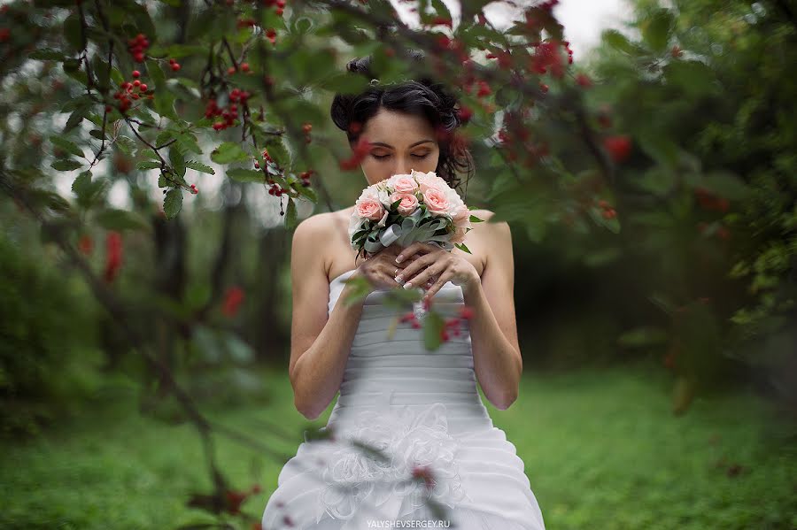 結婚式の写真家Sergey Yalyshev (l33s)。2013 12月10日の写真