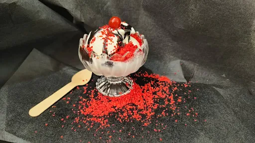 Red Velvet Pastry Sundae