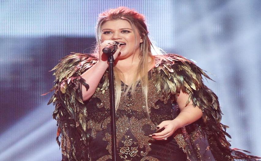 Image result for Kelly Clarkson Performs Kendrick Lamar's 'HUMBLE.' at the 2018 Billboard Music Awards