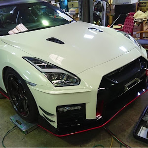 NISSAN GT-R