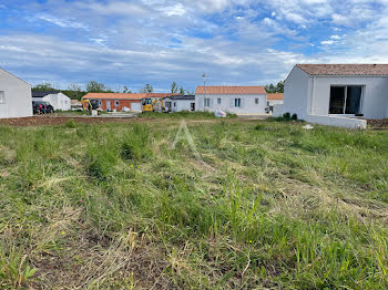 terrain à Saint-Agnant (17)