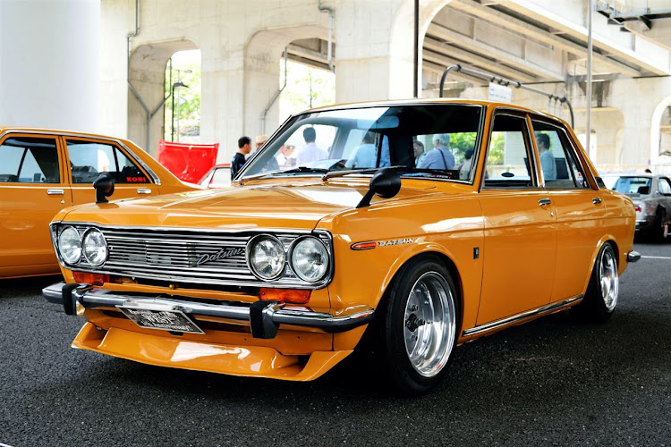 旧車 510ブルーバード オーバーライダー KP510 寝取る