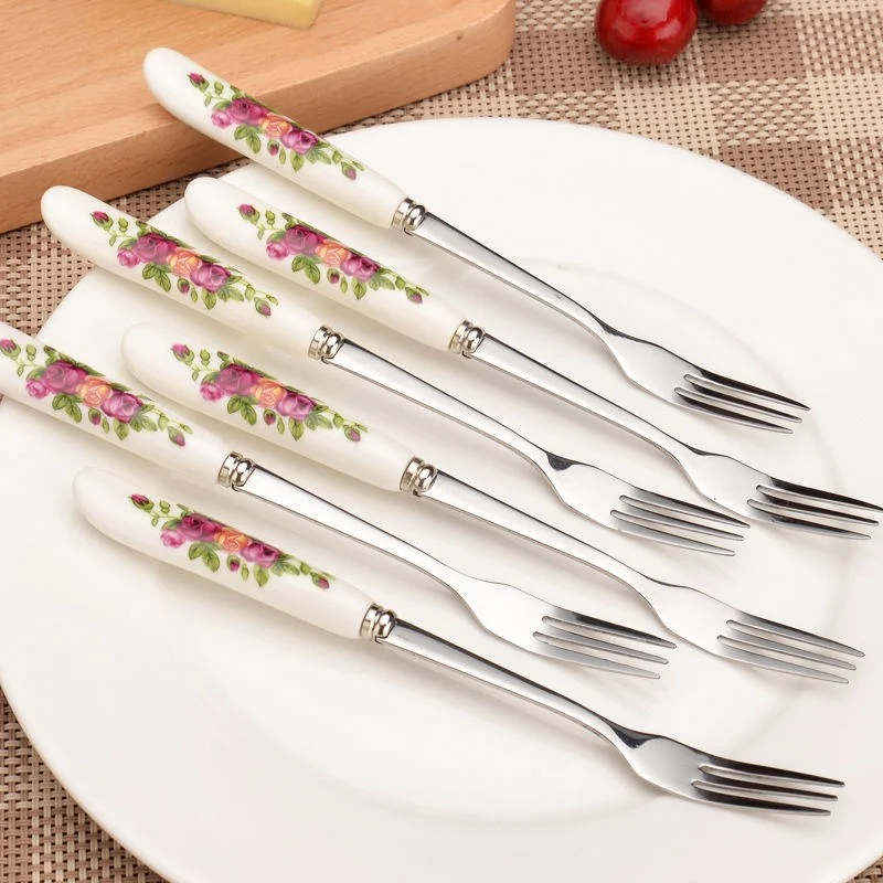Ensemble de fourchettes à fruits en acier inoxydable luxe léger européen, pour déguster avec élégance. Idéal pour des dégustations raffinées et stylées.