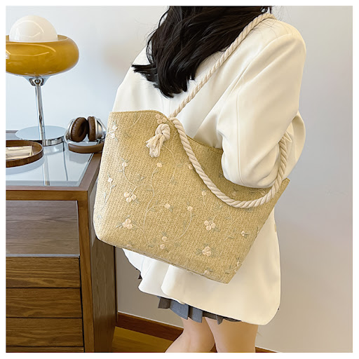 Title 12, New and Simple Straw Bag with Lace, Straw Shoul...