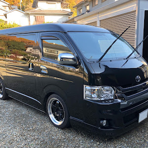 ハイエースバン GDH211K