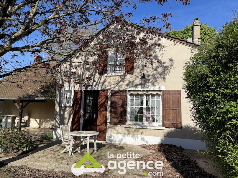 Vente maison 4 pièces 157 m² à Germigny-l'Exempt (18150), 153 500 €