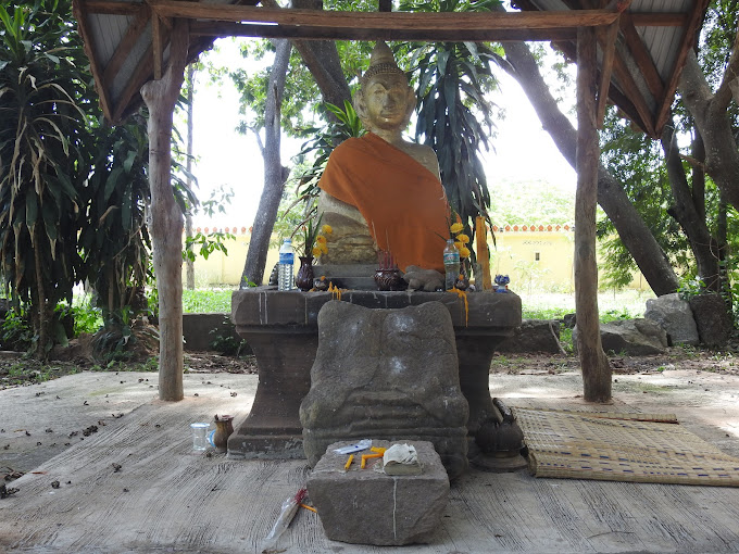 Prasat Thong-Phanom Dong Rak