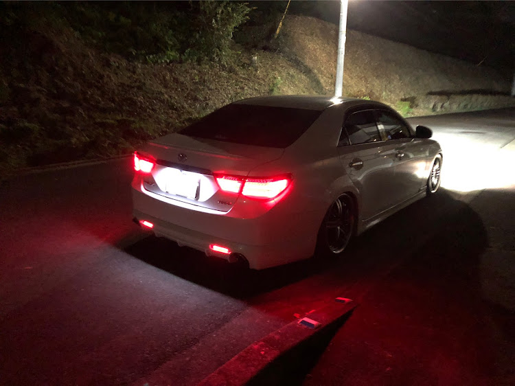 マークXのリフレクター取付・エムズガレージ・レッドメモリーに関するカスタム事例の投稿画像1枚目