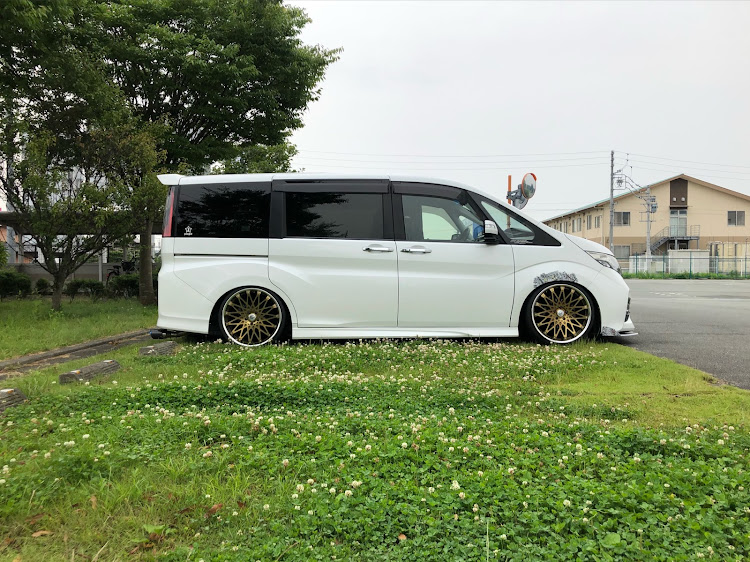 ステップワゴンのクリムソンRS CV WIRE・汎用リップスポイラー・低そうで低くない少し低い車・USDMに関するカスタム事例の投稿画像3枚目
