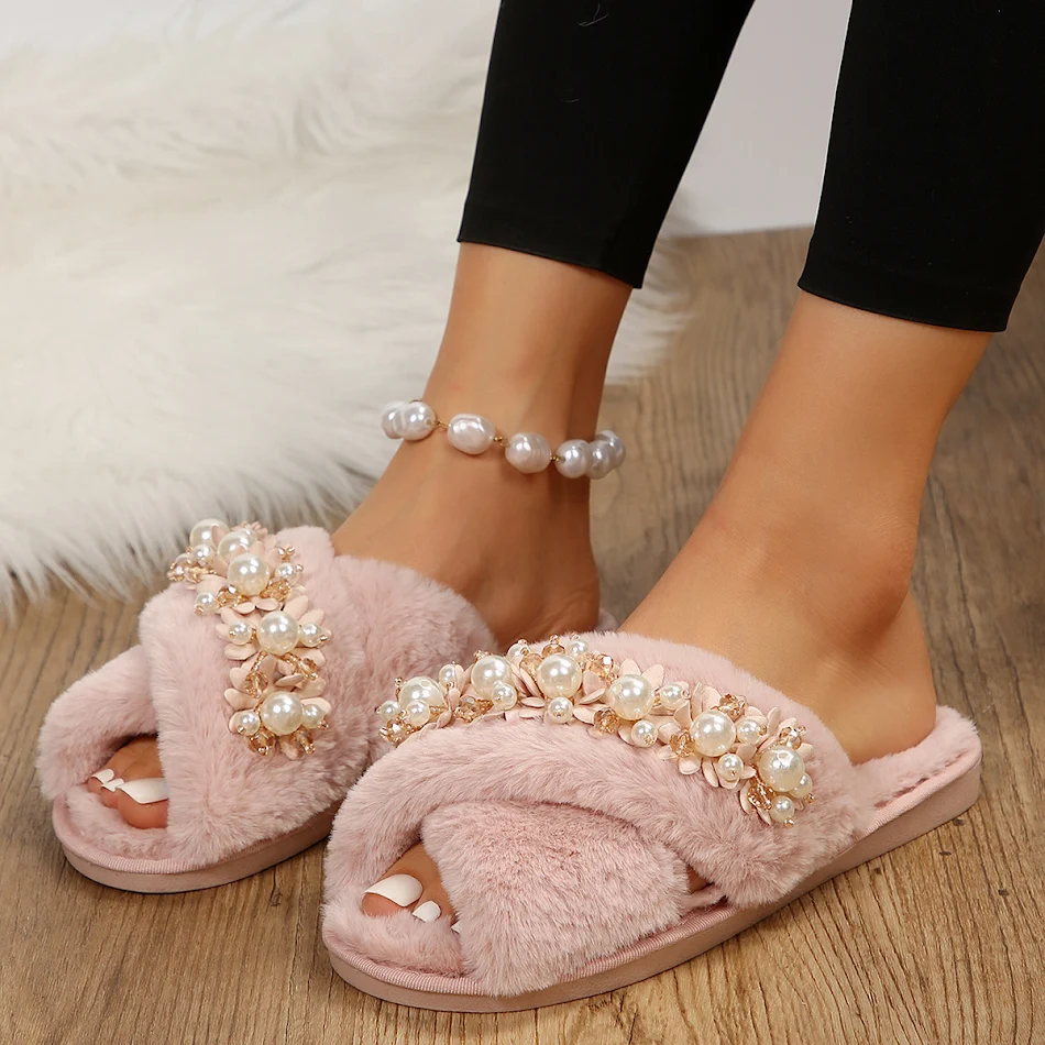 Chinelo Cruz Pelúcia Pérola Avançado Estilo Europeu Americano Coreano Casa Plus Size Flores Conforto e Elegância.