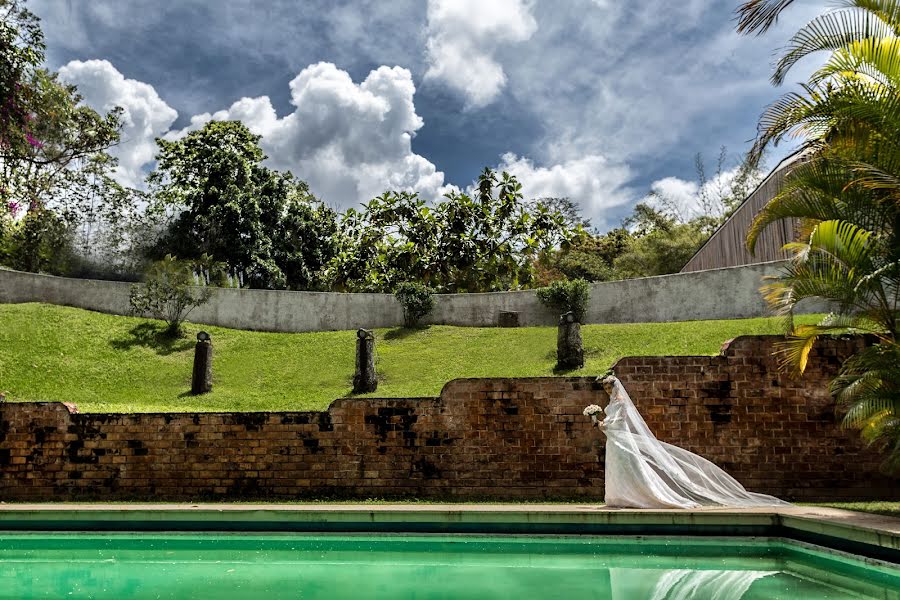 Wedding photographer Carina Rodríguez (altoenfoque). Photo of 9 May 2017